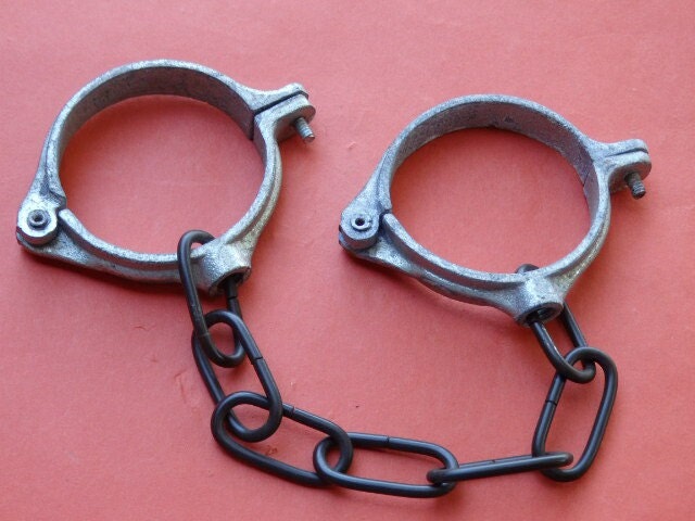 Old Metal Wrist Cuffs with Chain LOCKABLE RESTRAINTS SHACKLES