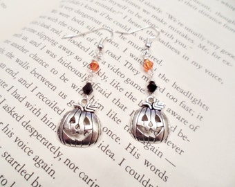Pumpkin Earrings, Halloween Earrings, Orange and Black Jewelry, Jack O Lantern Earrings, Orange Pumpkin Earrings, Spooky Earrings, Halloween
