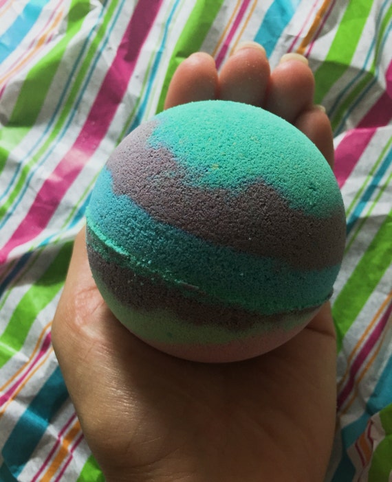 Tie Dye Bath Bombs by SoapyBesos on Etsy