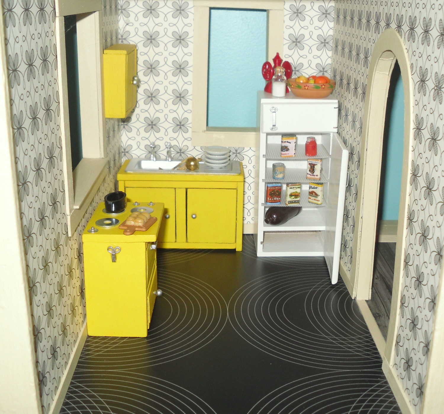 Miniature dollhouse vintage retro kitchen set Haute Juice