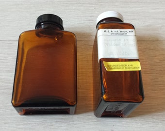 Apothecary Bottles, Medicine Bottles, Amber Glass Bottles, Pharmacy Bottles, Old Glass Bottles, Antique Apothecary, Industrial Decor, Loft
