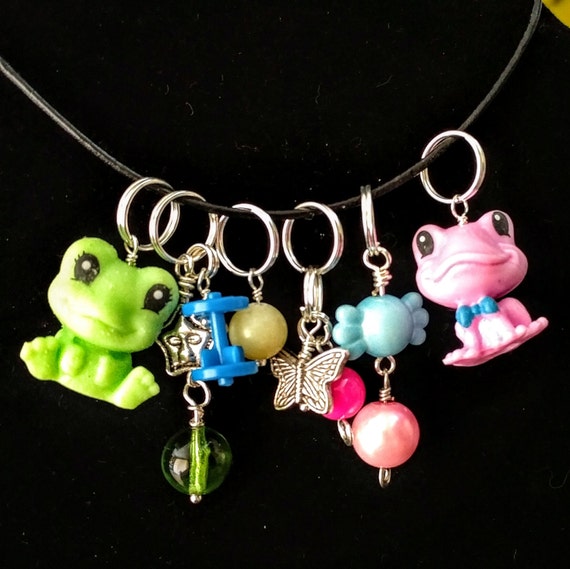 bff charm boyfriend girlfriend charm set frogs pink green