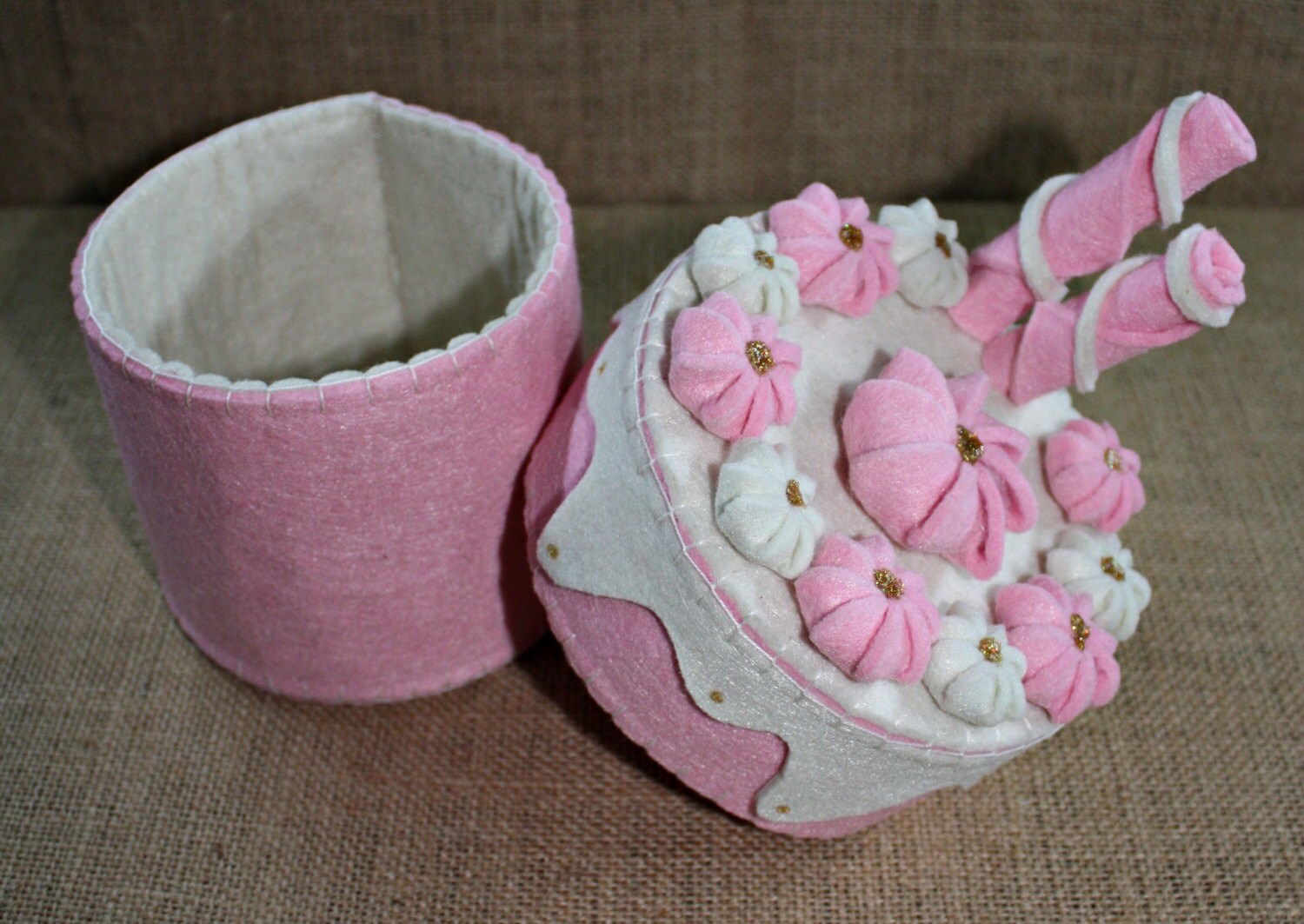 Felt Box/Felt Cake/Jewelry Box/Gift Box by on Etsy