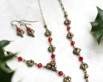 Holly and Ivy Necklace, Botanical Jewelry, Hand Sculpted, Beaded Necklace, Celtic Yule Necklace, Holly Necklace, Solstice Jewellery, Gold