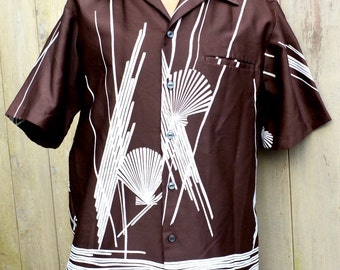 1970s Hawaiian Shirt / Malihini HAWAII / Mens Medium / Seashells