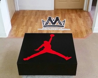 Giant shoe box Air Jordan, or Nike Shoebox !