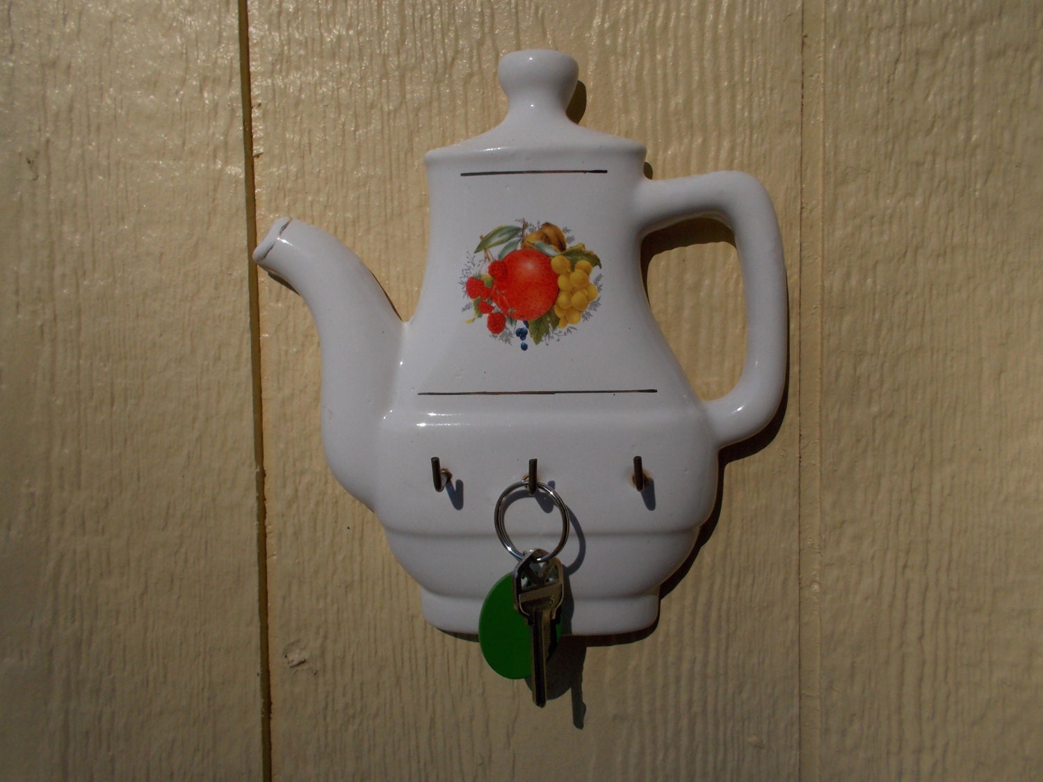 Ceramic Teapot Key Ring Holder with fruit/ Teapot/ Ceramic/