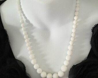 White Jade Graduated Beaded Necklace w/14K Clasp