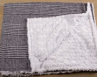 Baby Blankets // Baby Hounds tooth Blanket//Classic Baby Blanket