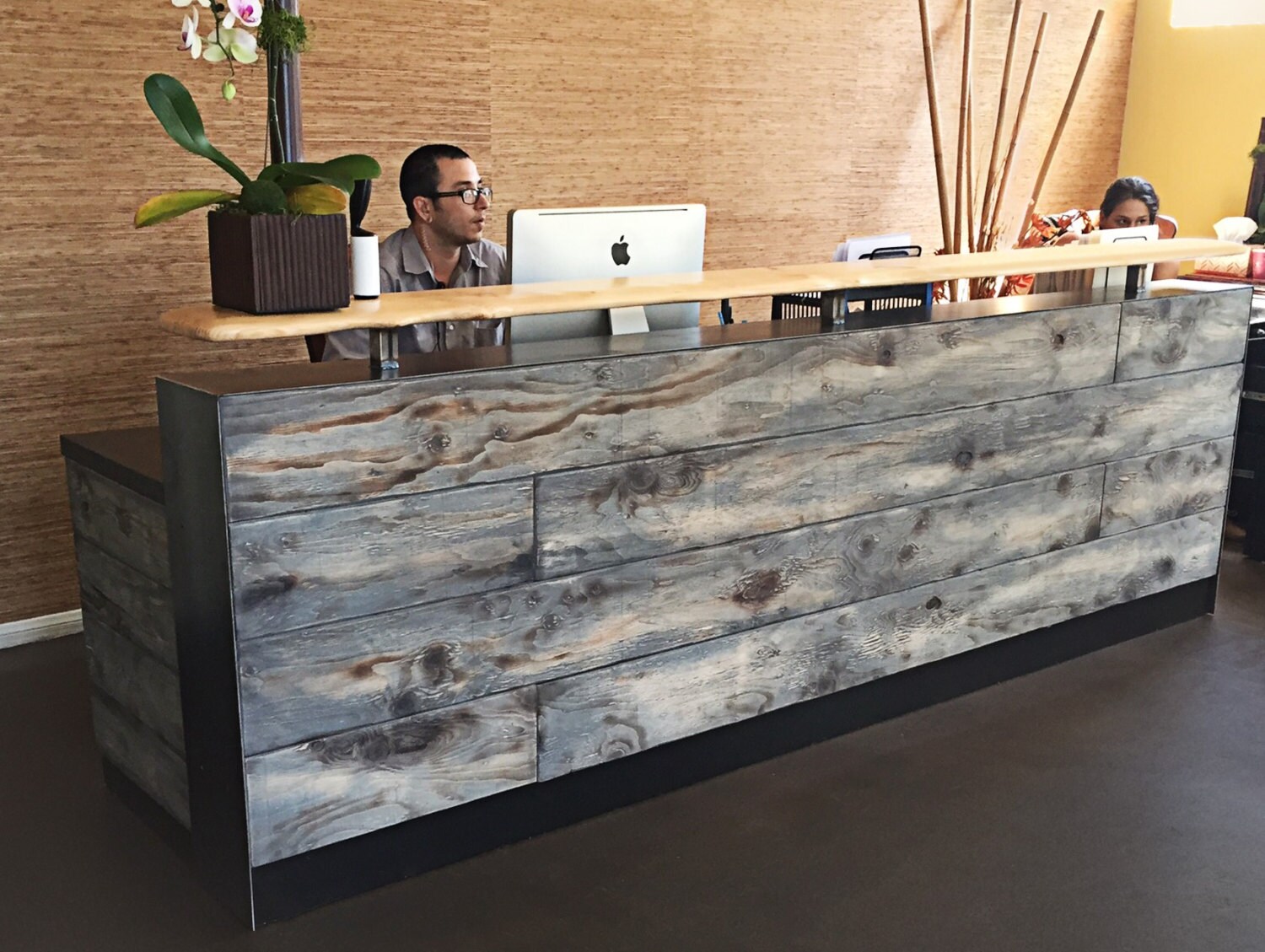 6 Foot Memphis Reception Desk