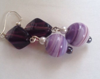 Glass bead purple swirl dangle earrings