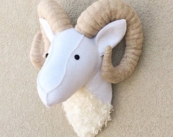 Big Horn Ram / Felt animal head / wall decor / baby room / nursery decor / stuffed animals