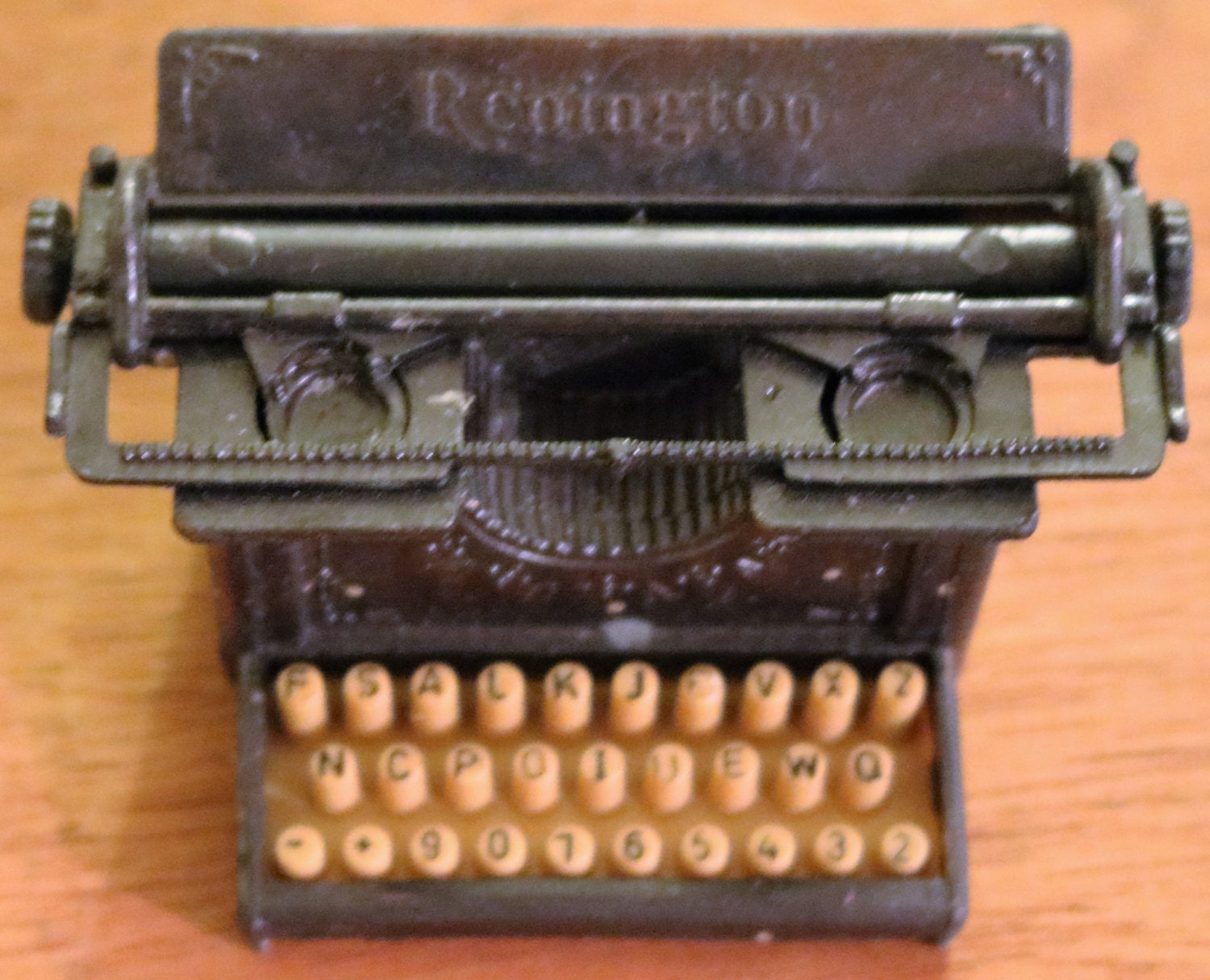 Antique Finish DieCast Miniature Typewriter Pencil Sharpener