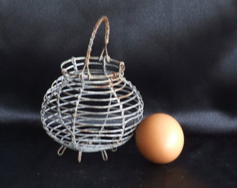 Egg Basket//Wire Egg Basket//Little vintage French Wire Basket//Wire Basket//Child's Egg Basket//French Salad Shaker//Small Salad Shaker