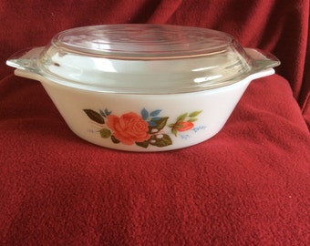 Pyrex JAJ Cottage Rose Casserole Dish 3 pint circa 1970