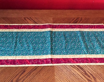 pink and blue table runner