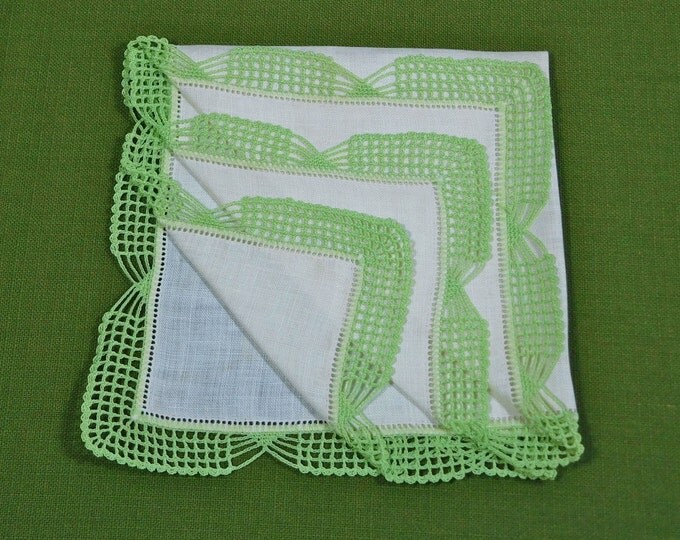 Green Crocheted Edge White Hankie Handkerchief 12 inch