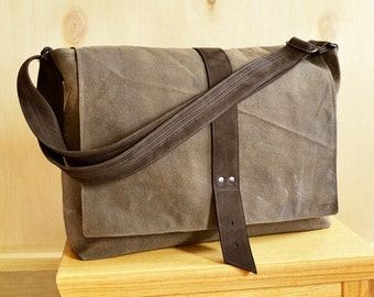 Laptop Bag for Men, Waxed Canvas Messenger Bag, Crossbody Bag, Mens Work Bag, Shoulder Bag, Gift for Him - The Sloane Bag in Khaki Brown