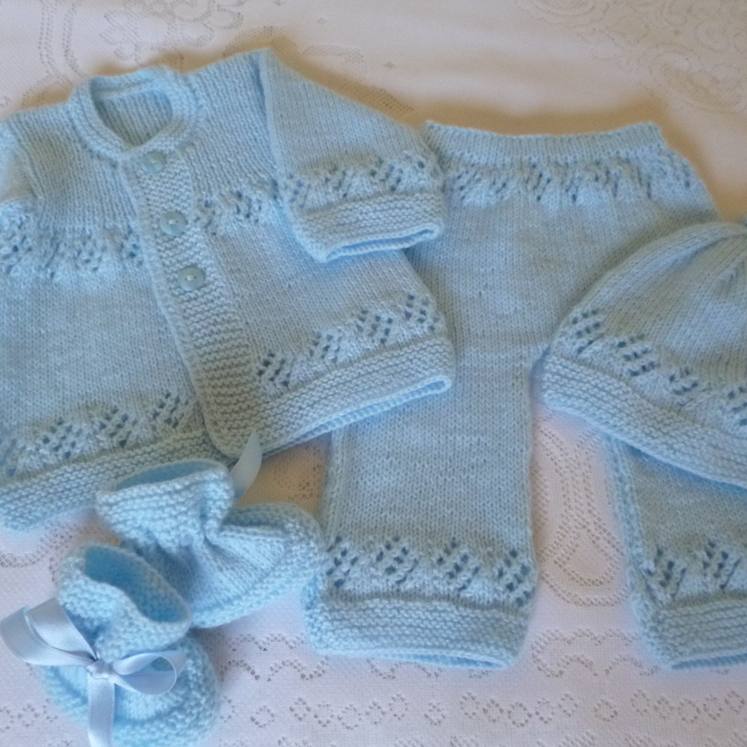 Baby clothes hand knitted with love by Pitusa on Etsy