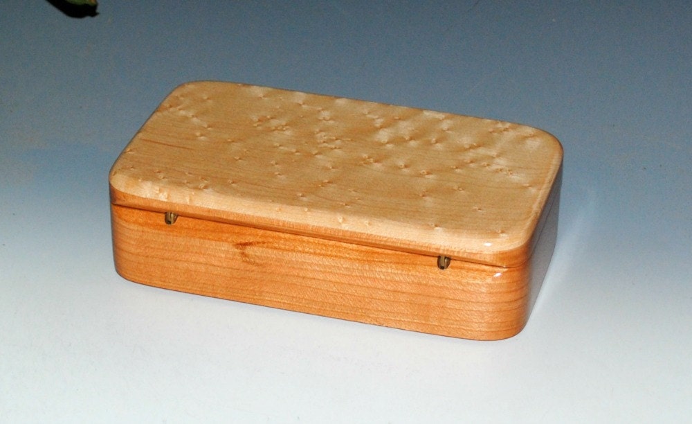 Wood Oyster Box Birdseye Maple on Cherry Small