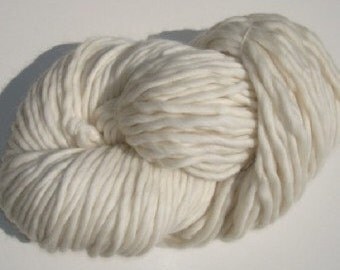 Super Soft and bulky roving Yarn Ecru