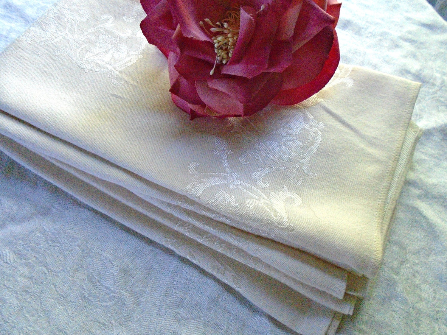 5 Champagne Colored Damask Napkins / Blush / Vintage Cotton
