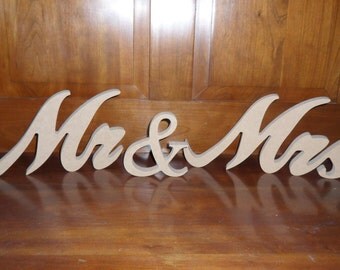 Mr and Mrs sign - DIY Mr and Mrs wood sign - Wooden Mr and Mrs - Wood Mr and Mrs - DIY Mr & Mrs - Wedding Sign