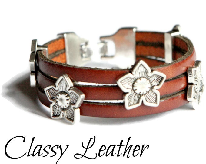 Leather Cuff, women cuff, leather bracelet, Women bracelet, leather cuff with flower, zamak bracelet, crystal bracelet,large bracelet, gift