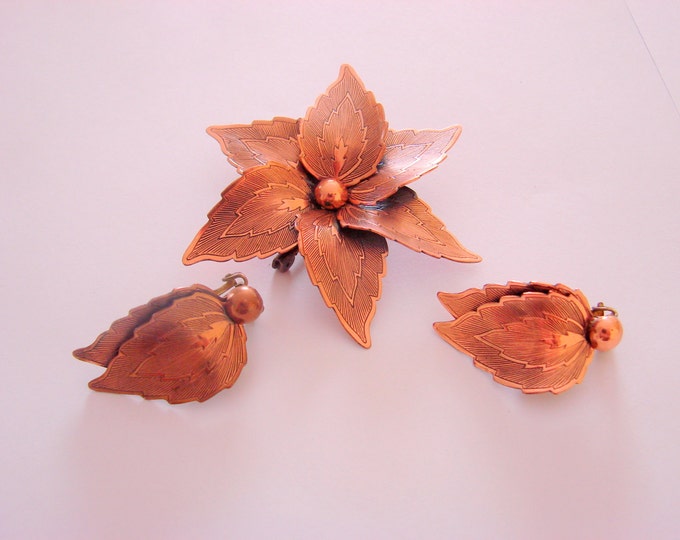Copper Floral Demi Parure Brooch & Earrings / Textured / Clip / Mid Century Vintage Jewelry / Jewellery