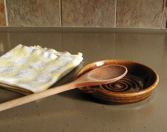 Spoon Rest / Holder - Light Brown with Spiral Center