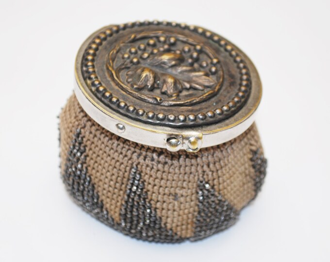 Antique Beaded Coin Pouch - Crochet Coin Purse - hinged bronze silver leaf cover - Brown star- change pouch
