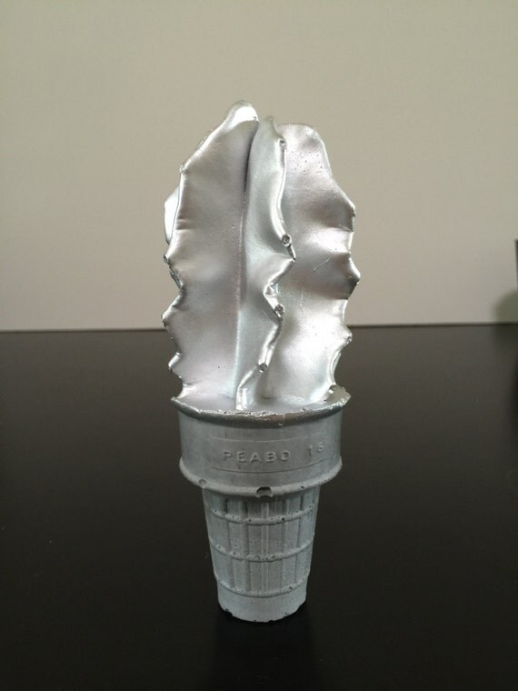 Peabo Cone in Silver/Ghost Cactus - Cement