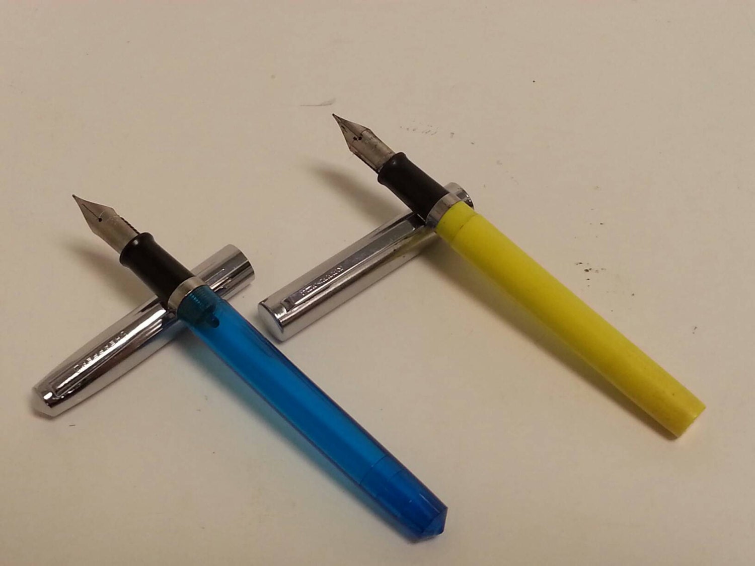 Free Shipping Sheaffer Cartridge Fountain Pens Lot Of 2