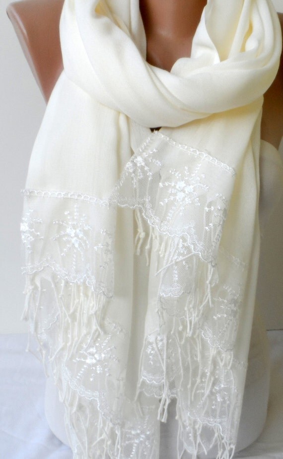Cream Pashmina Bridesmaid shawls with Cream French Lace