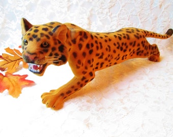 Big Stalking Flocked Leopard Figurine Vintage Big Jungle Cat Animal Figure Toy Doll Hong Kong Realistic Collectible Home Man Cave Decor