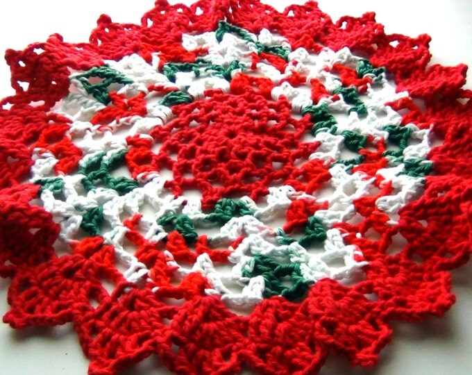 Christmas Doily, Table Mat, Red and Green Doilies, Gift Ideas