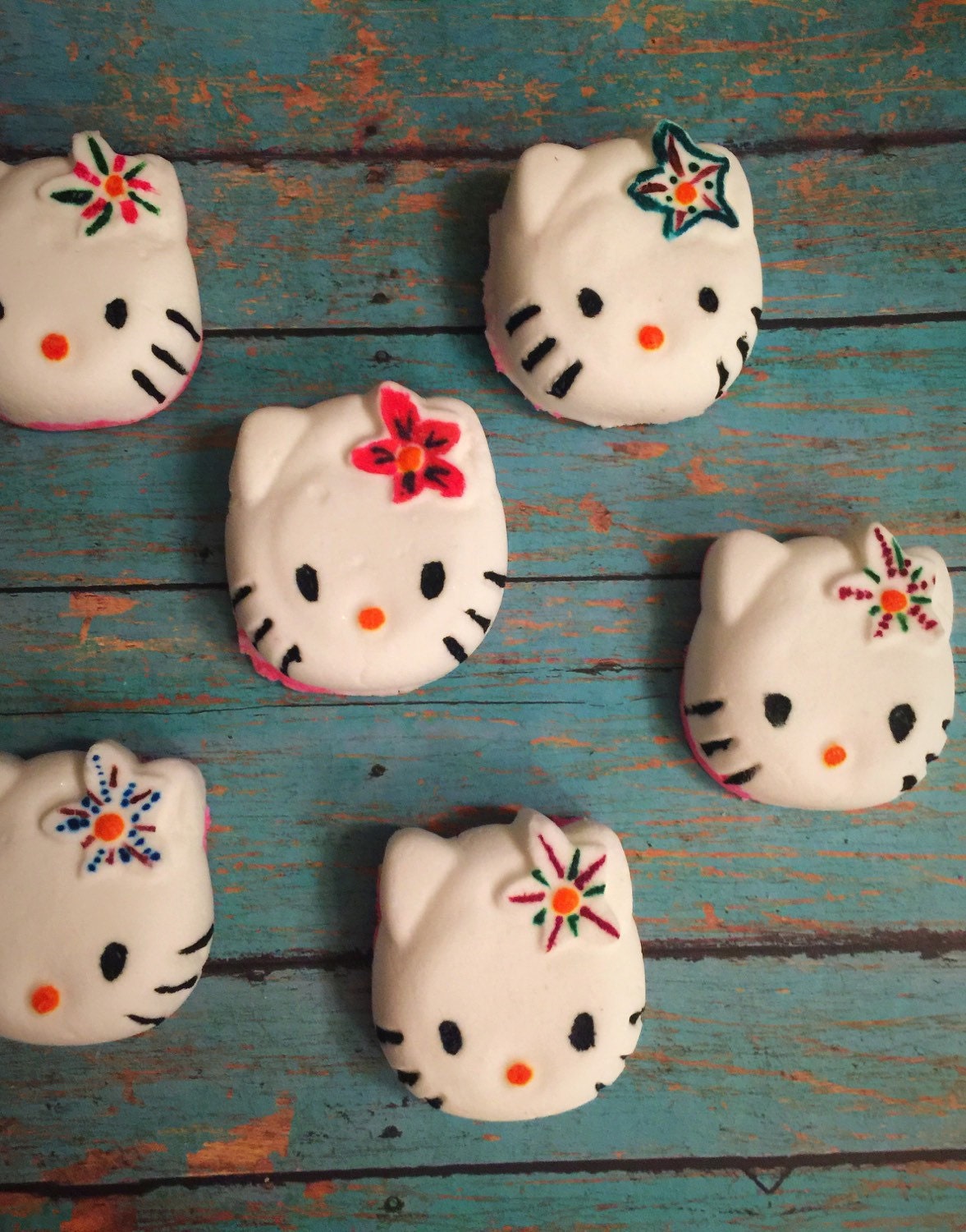 6 Hello kitty bath bombs