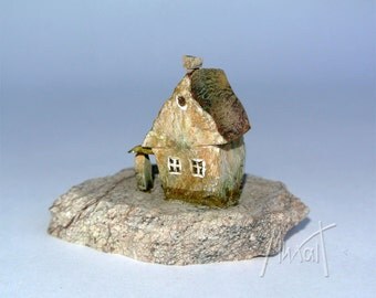 Miniature old house, mini house, stone house sculpture