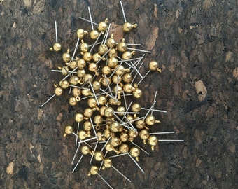 28 Tiges pour boucles d'oreilles / Set of 28 ear pins