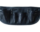 Tablier de serveuse, serveur en cuir noir.