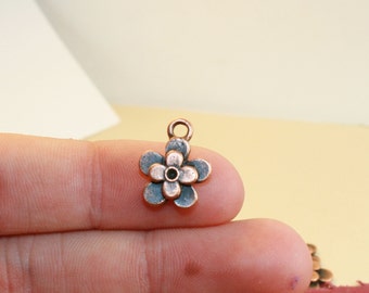 Flower Charms, 12 Charms, Antique Copper Metal, 14 x 11 mm - cg148