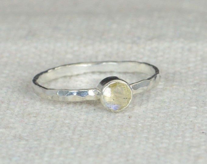 Small Silver Labradorite Ring, Sterling Silver Solitaire, Gray Stone Ring, Silver Jewelry, Gray Solitaire, Solitaire Ring, Silver Band