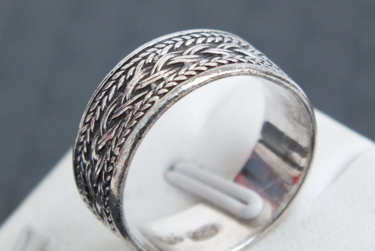 Sterling Silver Ring With Center Wheat Design Silver Dot Row