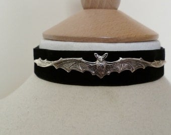 Black Velvet pewter bat Choker Pagan Goth Wicca Necklace goth Halloween fantasy