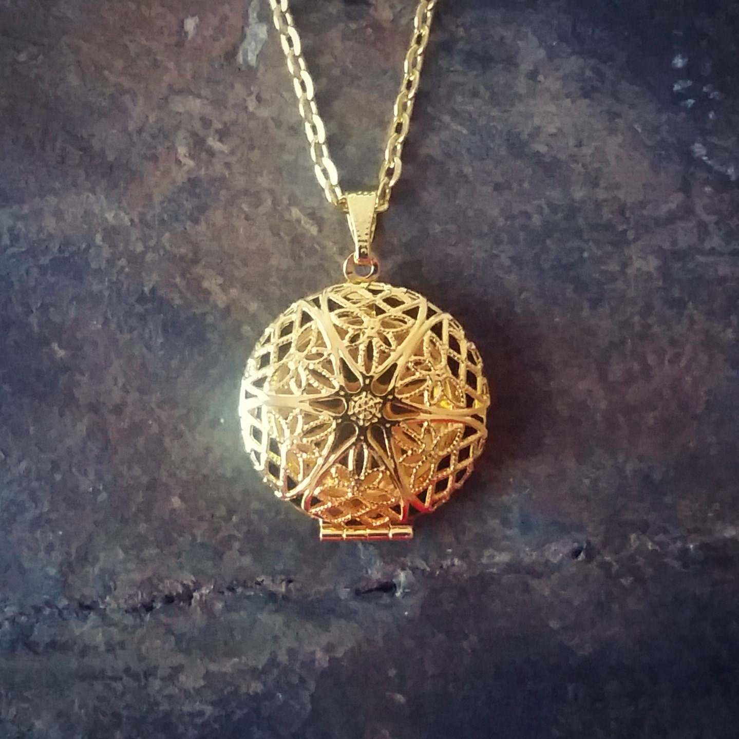 Antique Gold Color Sunburst Round Locket Pendant Essential Oil