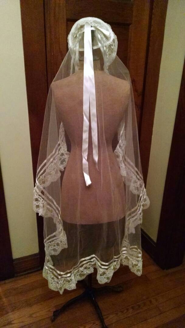 Vintage Waltz Length Bridal Veil / Lace / by MousieMaeBoutique