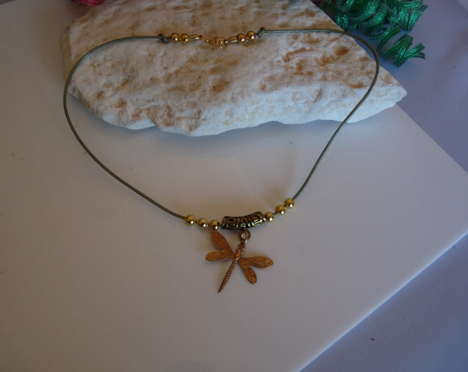 Dragonfly choker necklace