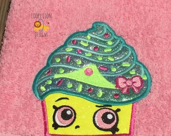 Cake Peeker Embroidery File
