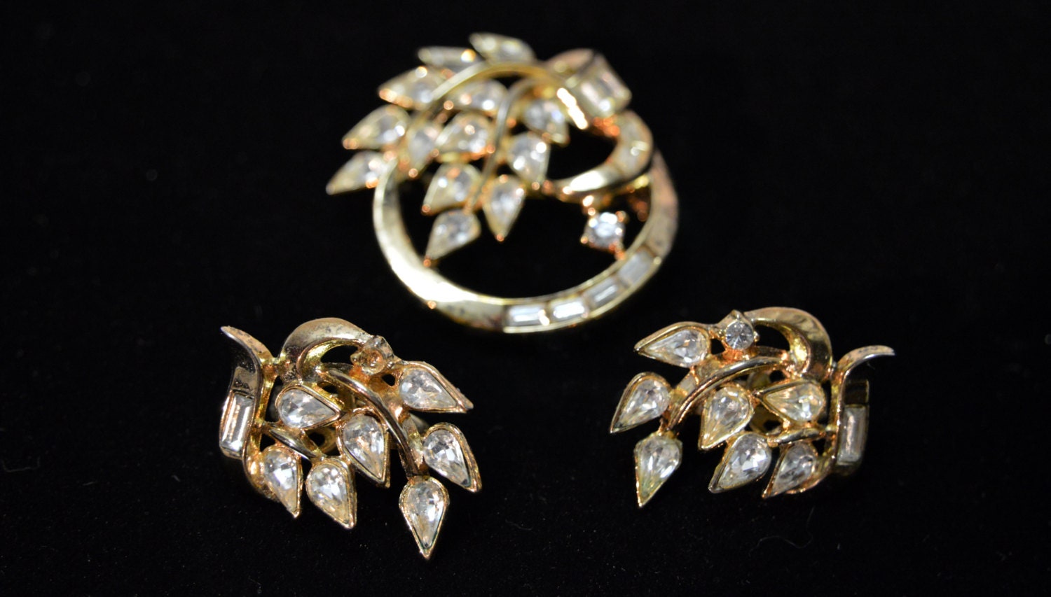 Vintage Estate Costume Jewelry Trifari Rhinestone & Goldtone