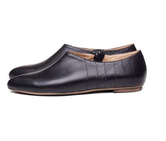 Sale 50% off Black zipper shoes everyday shoes minimalistic